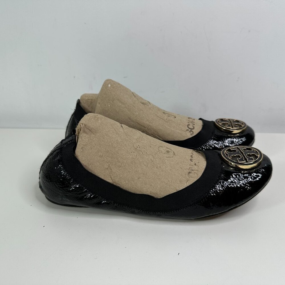 TORY BURCH Caroline black patent leather gold logo detail ballet flats 8 EUC